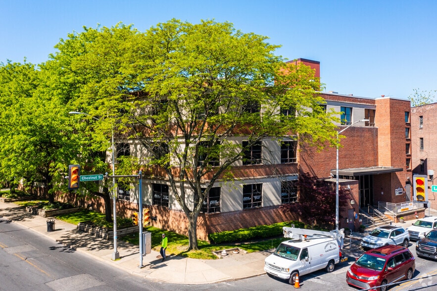 More Photos Of 7200 Chestnut St, Upper Darby Township Office For Lease