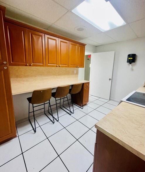 More Photos Of 3100 Milam Dairy Rd, Miami Industrial For Lease