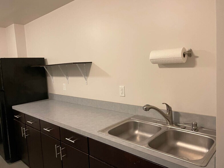 More Photos Of 29 S Duke St, York Storefront Retail Office For Lease