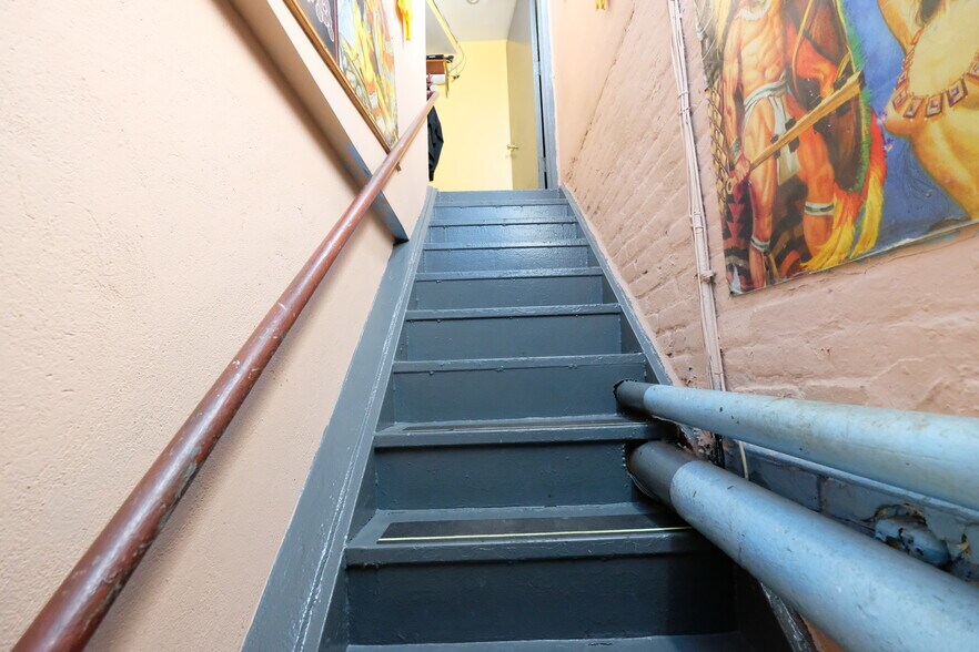 More Photos Of 358 W 23rd St, New York Multifamily For Sale