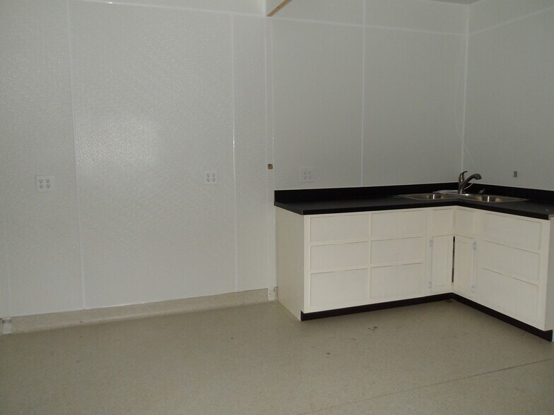 More Photos Of 707 W Sesame Dr, Harlingen Office For Sale