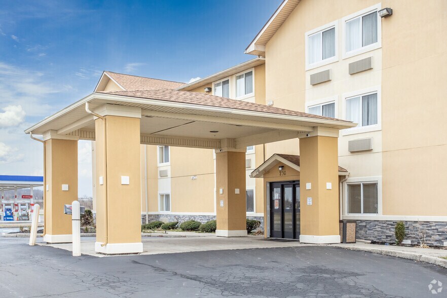 More Photos Of 730 E Xenia Dr, Fairborn Hotel For Sale