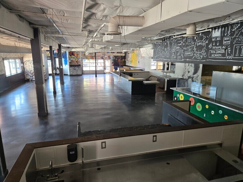 More Photos Of 4 E University Dr, Tempe Restaurant For Lease