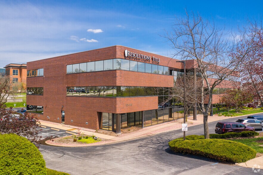 More Photos Of 15455 Conway Rd, Chesterfield Office For Lease