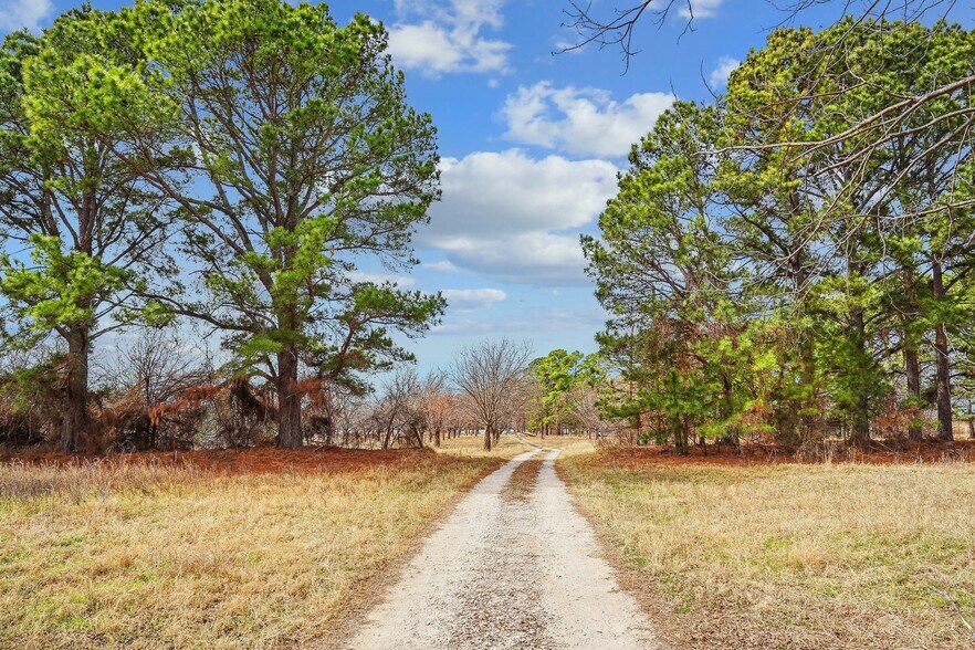 More Photos Of 3200 Rhea Ln, Granbury Land For Sale