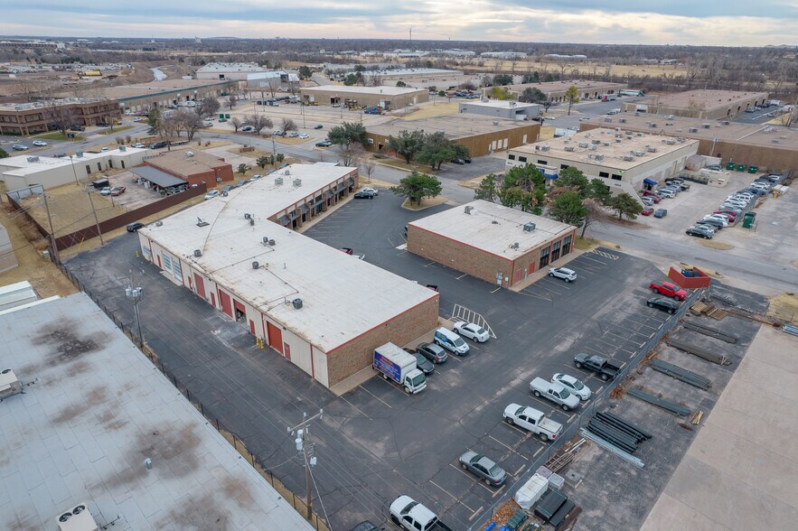 More Photos Of 4229 Royal Ave, Oklahoma City Flex For Lease