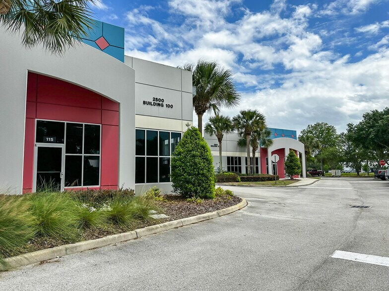 More Photos Of 2500 Drane Field Rd, Lakeland Warehouse For Lease