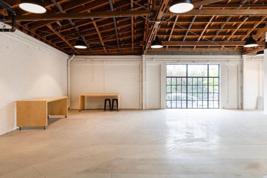 More Photos Of 718-726 Mateo St, Los Angeles Storefront Retail Office For Lease