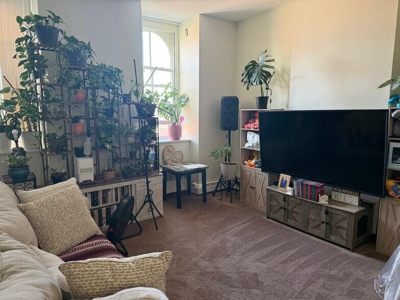 More Photos Of 185-193 High St, Holyoke Office For Sale