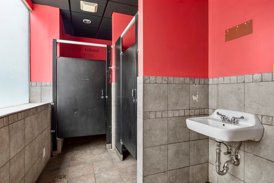 More Photos Of 82 N Pearl St, Albany Apartments For Sale