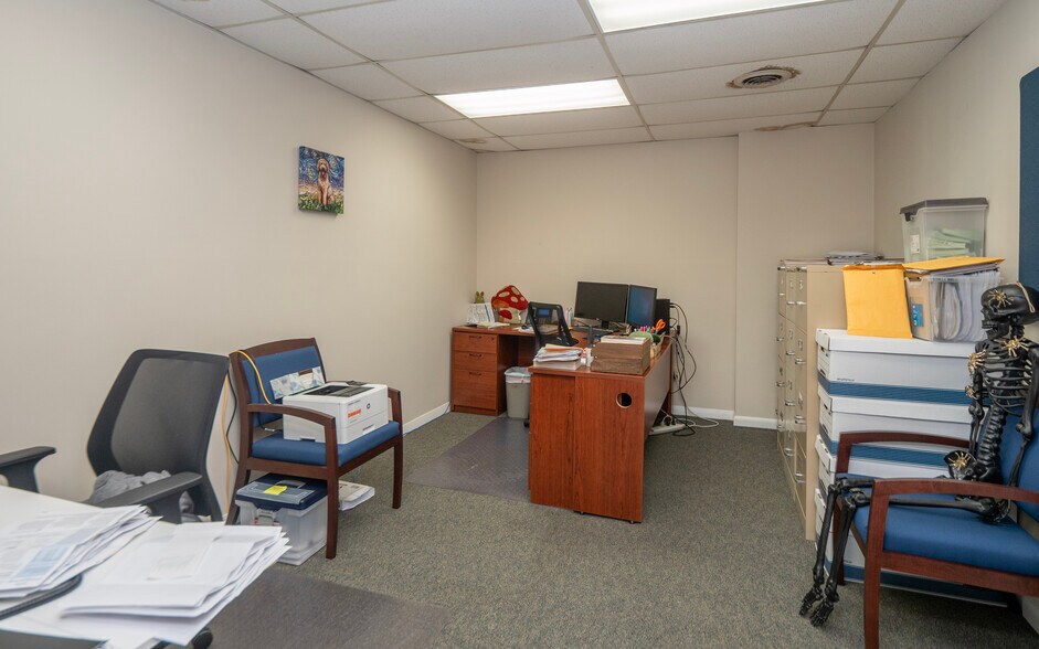 More Photos Of 1120 Aquidneck Ave, Middletown Office For Sale