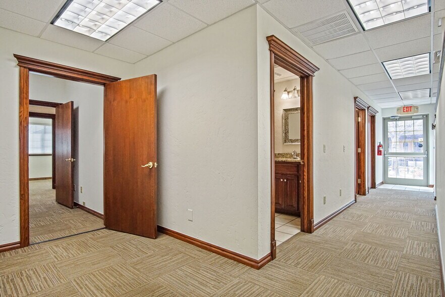 More Photos Of 1006 24th Ave NW, Norman Office For Lease