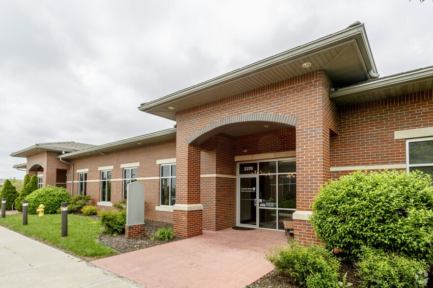 More Photos Of 3383-3387 NE Ralph Powell Rd, Lee's Summit Office For Sale