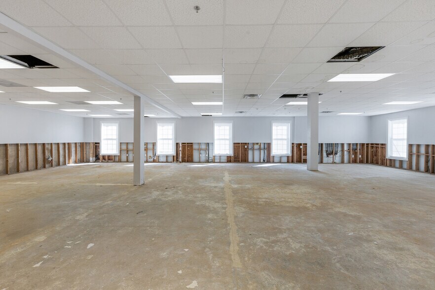 More Photos Of 1261 Commercial Dr SW, Conyers Medical For Lease