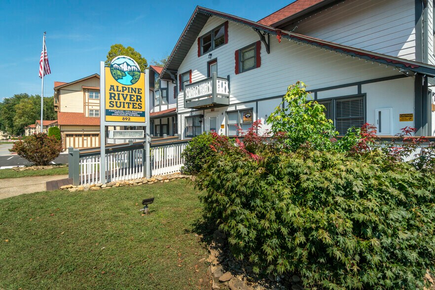 More Photos Of 892 Edelweiss Strasse, Helen Hotel For Sale