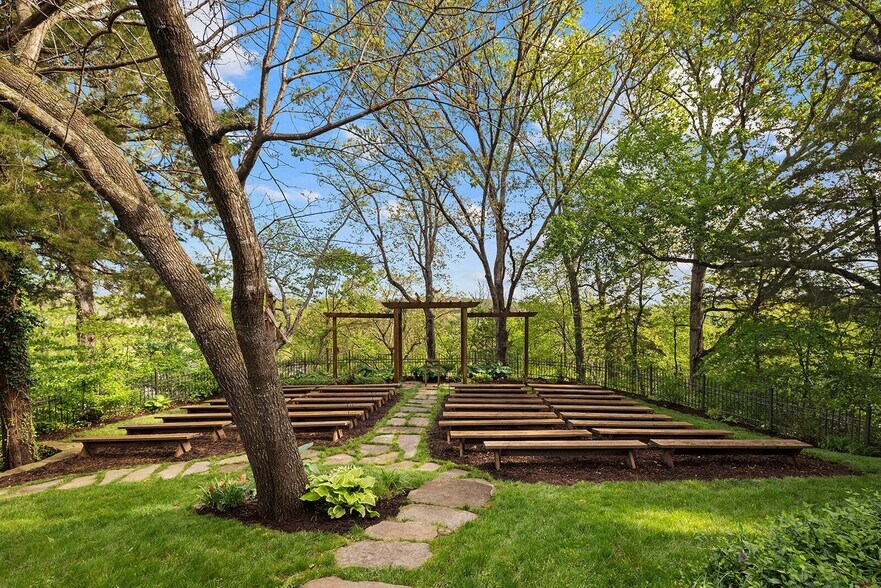 More Photos Of 381 W Guin Rd, Nixa Lodge Meeting Hall For Sale