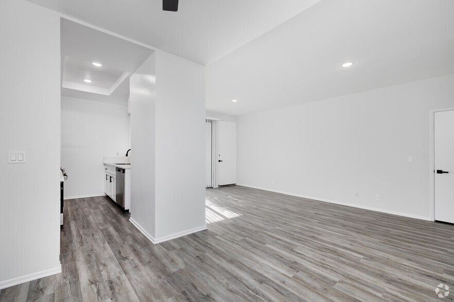More Photos Of 1527 Veteran Ave, Los Angeles Apartments For Sale