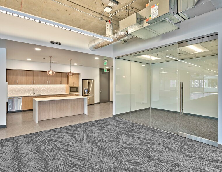 More Photos Of 15809 Bear Creek Pky NE, Redmond Office For Sale