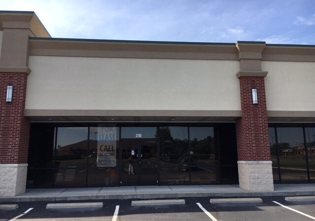 More Photos Of 203-215 Hunter Station Rd, Sellersburg Storefront Retail Office For Lease