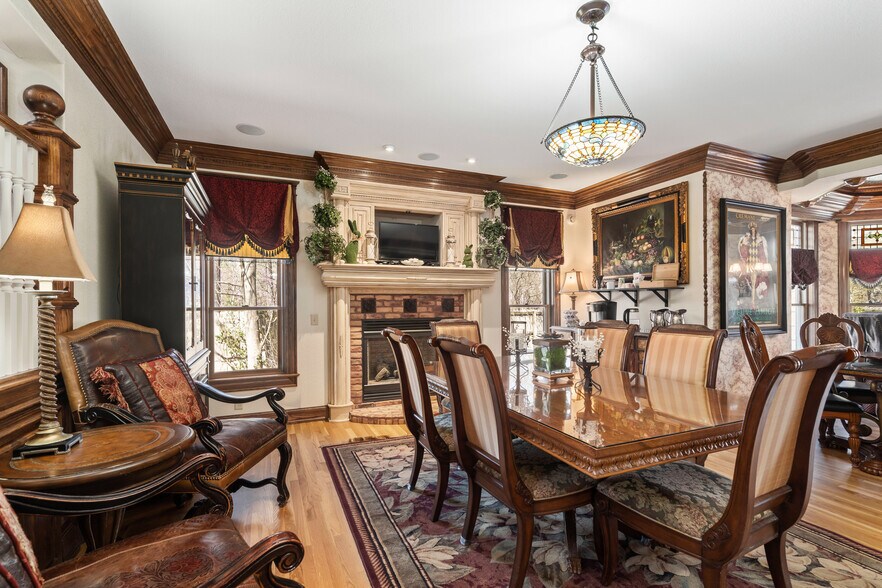 More Photos Of 306 N Main St, Bentonville Hospitality For Sale