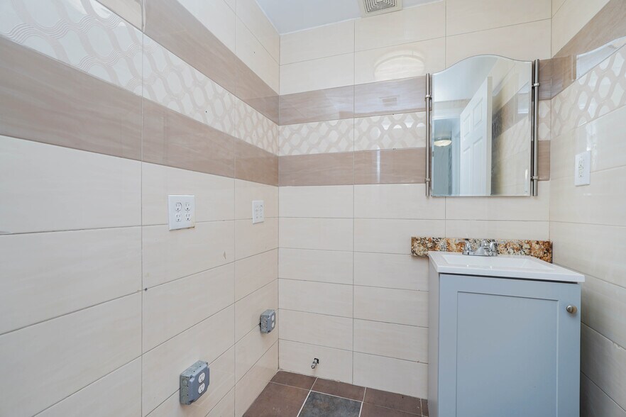 More Photos Of 1330-1332 Rockland Ave, Staten Island Medical For Lease