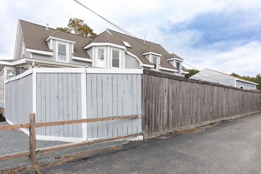 More Photos Of 280 Washington St, North Easton Flex For Sale