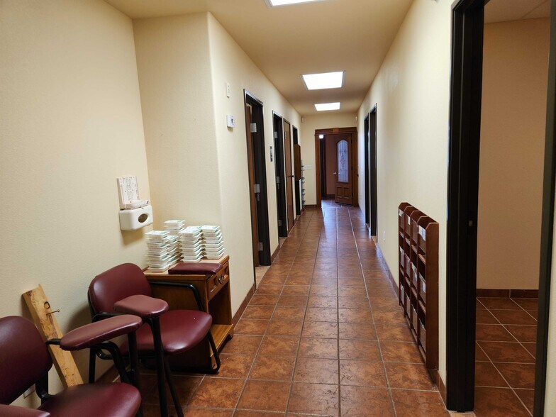 More Photos Of 7700 Cat Hollow Dr, Round Rock Medical For Lease