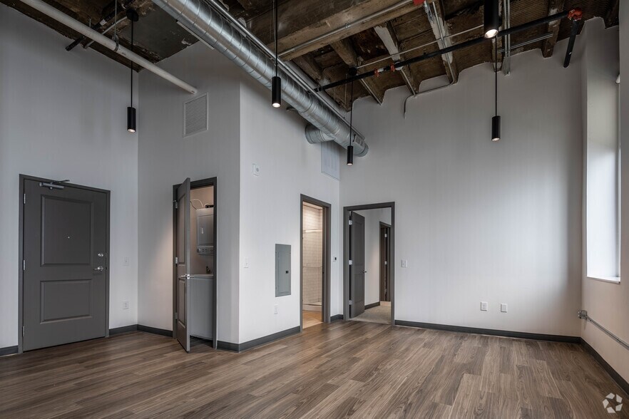 More Photos Of 366 E Broad St, Columbus Apartments For Lease