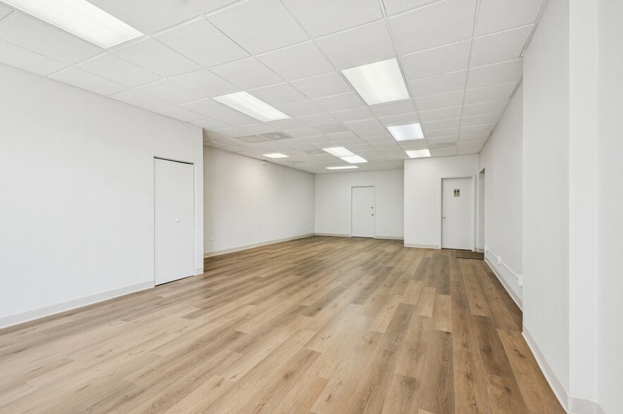 More Photos Of 4019-21 N Elston Ave, Chicago Storefront Retail Office For Lease