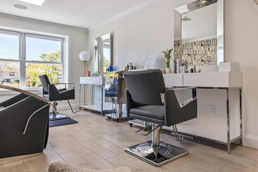 More Photos Of 712 Main St, Hyannis Storefront Retail Office For Sale