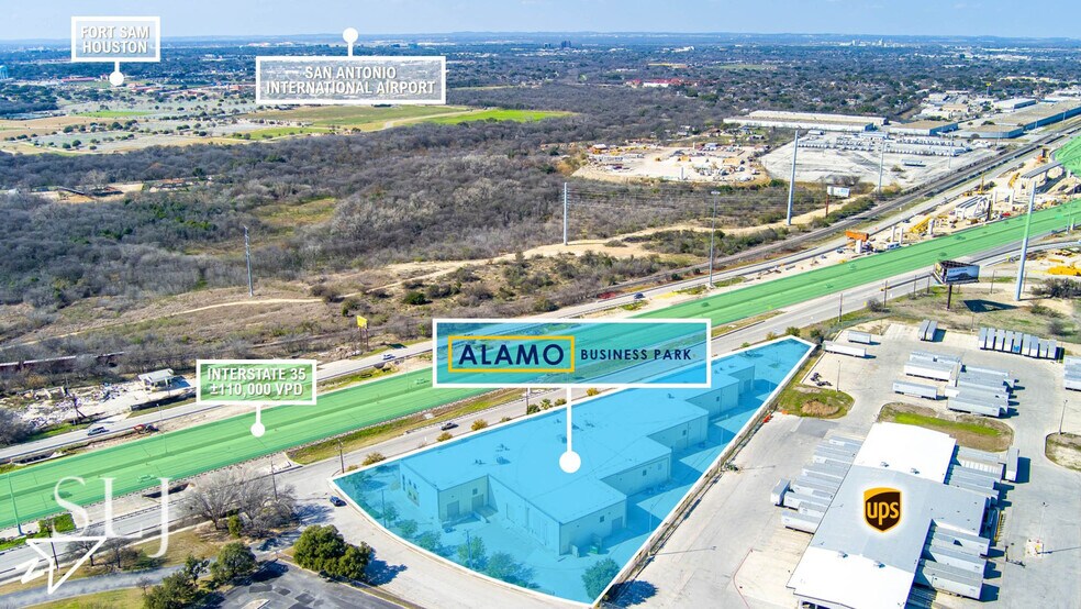 More Photos Of 4400-4420 N Interstate 35, San Antonio Showroom For Sale