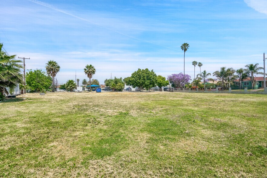 More Photos Of 109 S Aprilia Ave, Compton Religious Facility For Sale