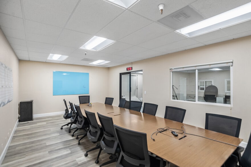 More Photos Of 894 Faulstich Ct, San Jose Warehouse For Sale