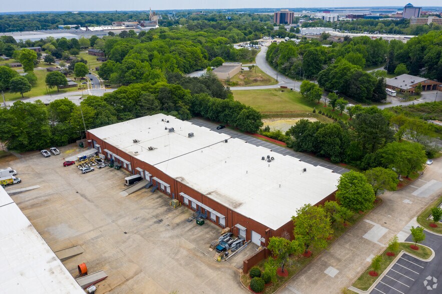 More Photos Of 3130 S Martin St, East Point Unknown For Lease