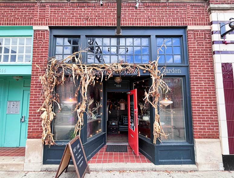 Primary Photo Of 664-668 N High St, Columbus Storefront Retail Residential For Lease