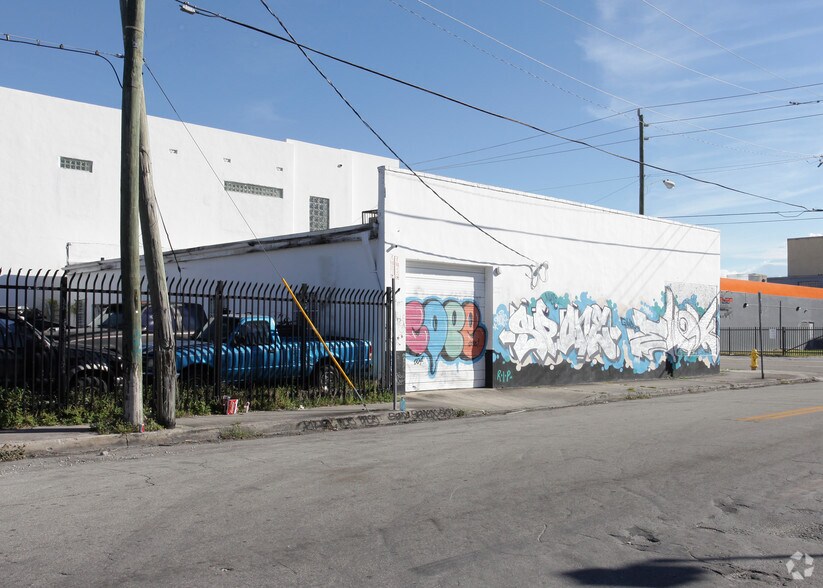 More Photos Of 2500 N Miami Ave, Miami Light Distribution For Sale