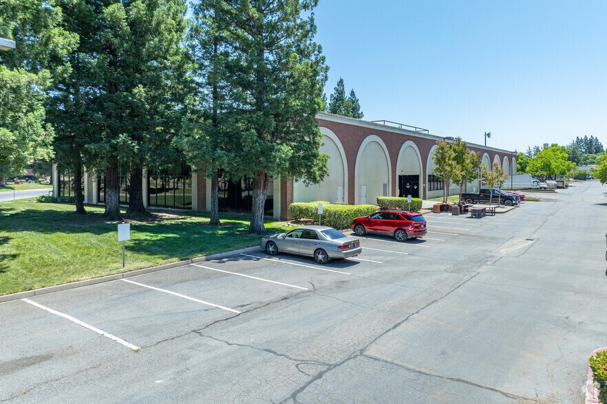 More Photos Of 2890 Kilgore Rd, Rancho Cordova Research And Development For Lease