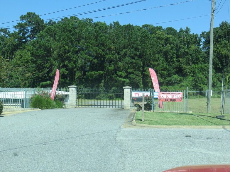 More Photos Of 123 Business Cir, Thomasville Self Storage For Sale