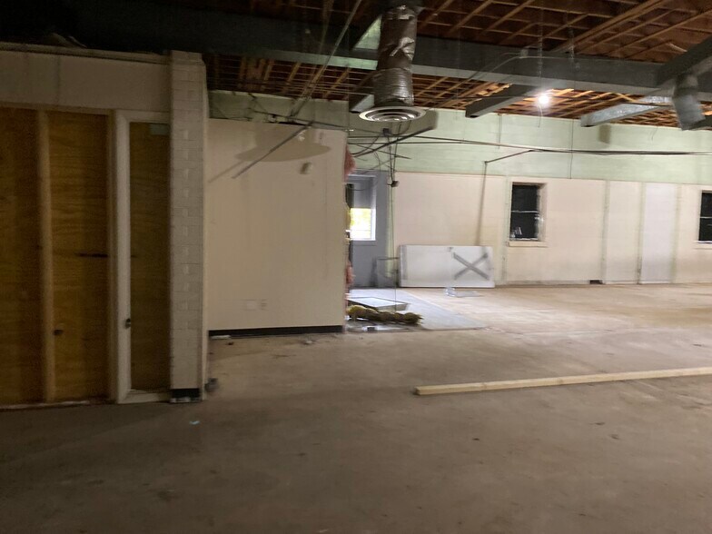 More Photos Of 5900 S Pennsylvania Ave, Oklahoma City Freestanding For Lease