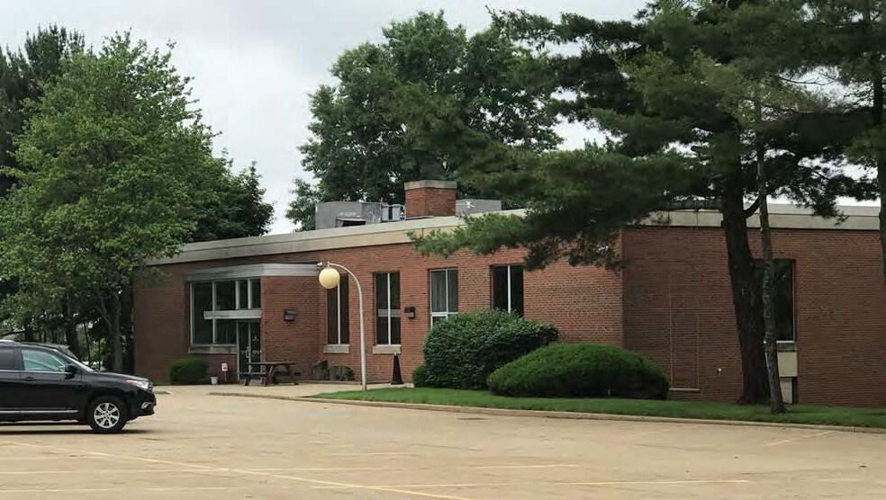 Primary Photo Of 495 Wolf Ledges Pky, Akron Office For Sale