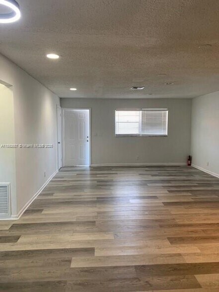 More Photos Of 401 SE 23rd Ave, Boynton Beach Apartments For Sale