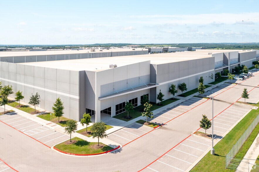 More Photos Of 6320 E Stassney Ln, Austin Industrial For Sale