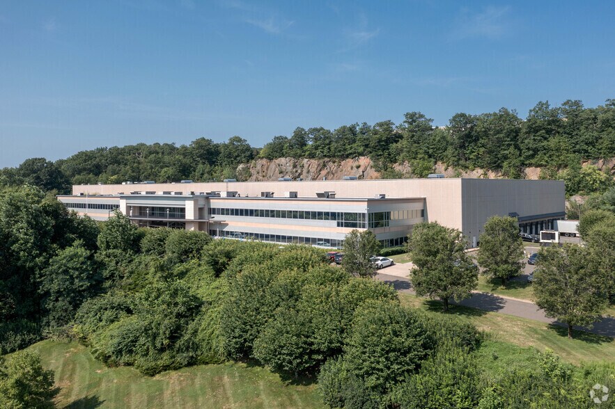 More Photos Of 20 Constitution Blvd S, Shelton Warehouse For Lease