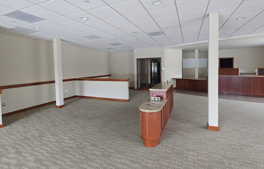 More Photos Of 960 S Westlake Blvd, Westlake Village Office For Lease