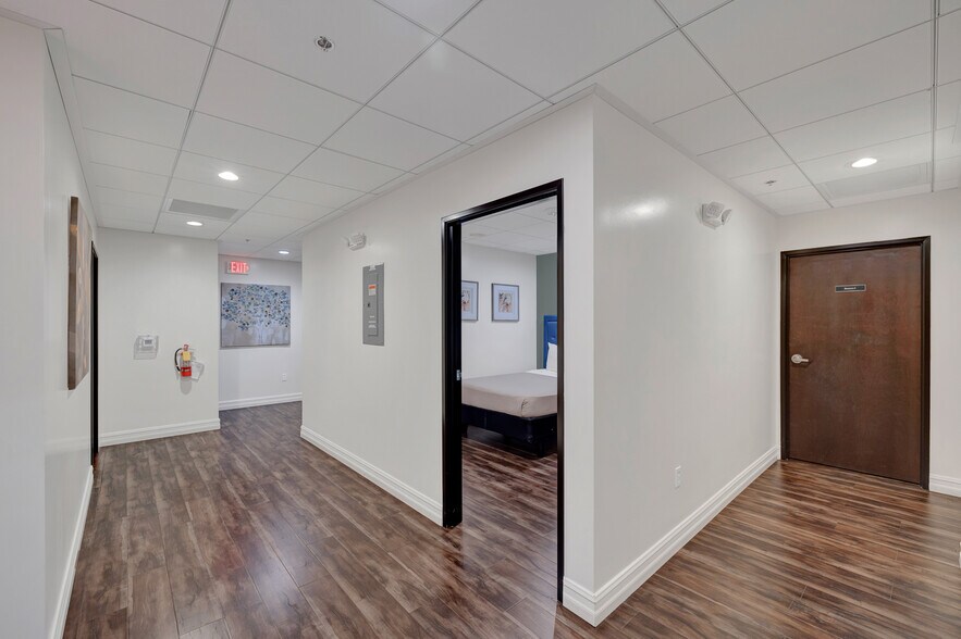 More Photos Of 5701 W Charleston Blvd, Las Vegas Medical For Sale