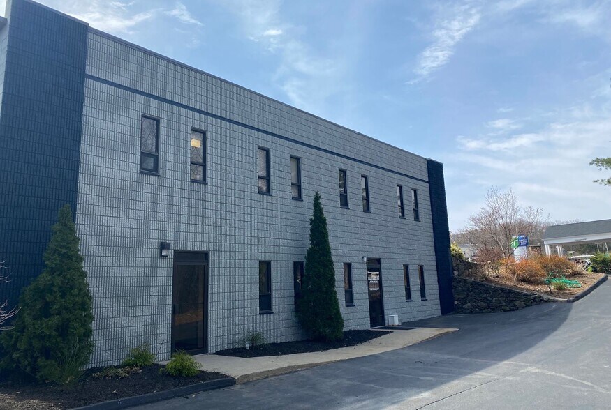 More Photos Of 101 Coolidge St, Hudson Medical For Lease