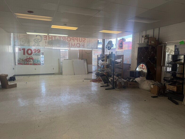 More Photos Of 1460 Carr St, Lakewood Freestanding For Lease