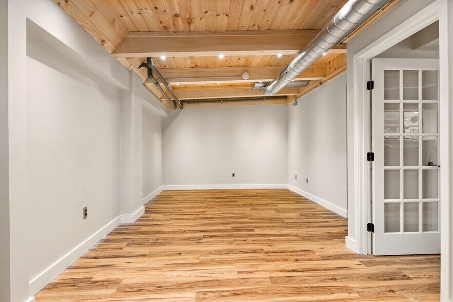 More Photos Of 1 Harris St, Newburyport Medical For Lease