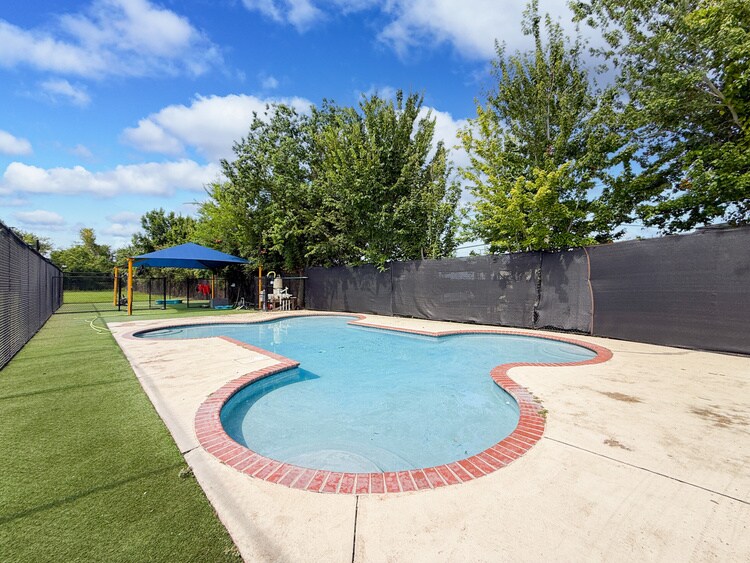 More Photos Of 45 E Airline Hwy, Kenner Veterinarian Kennel For Lease