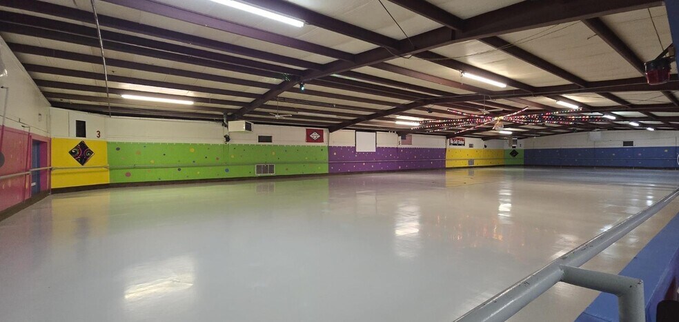 More Photos Of 2009 Falls Blvd N, Wynne Skating Rink For Sale